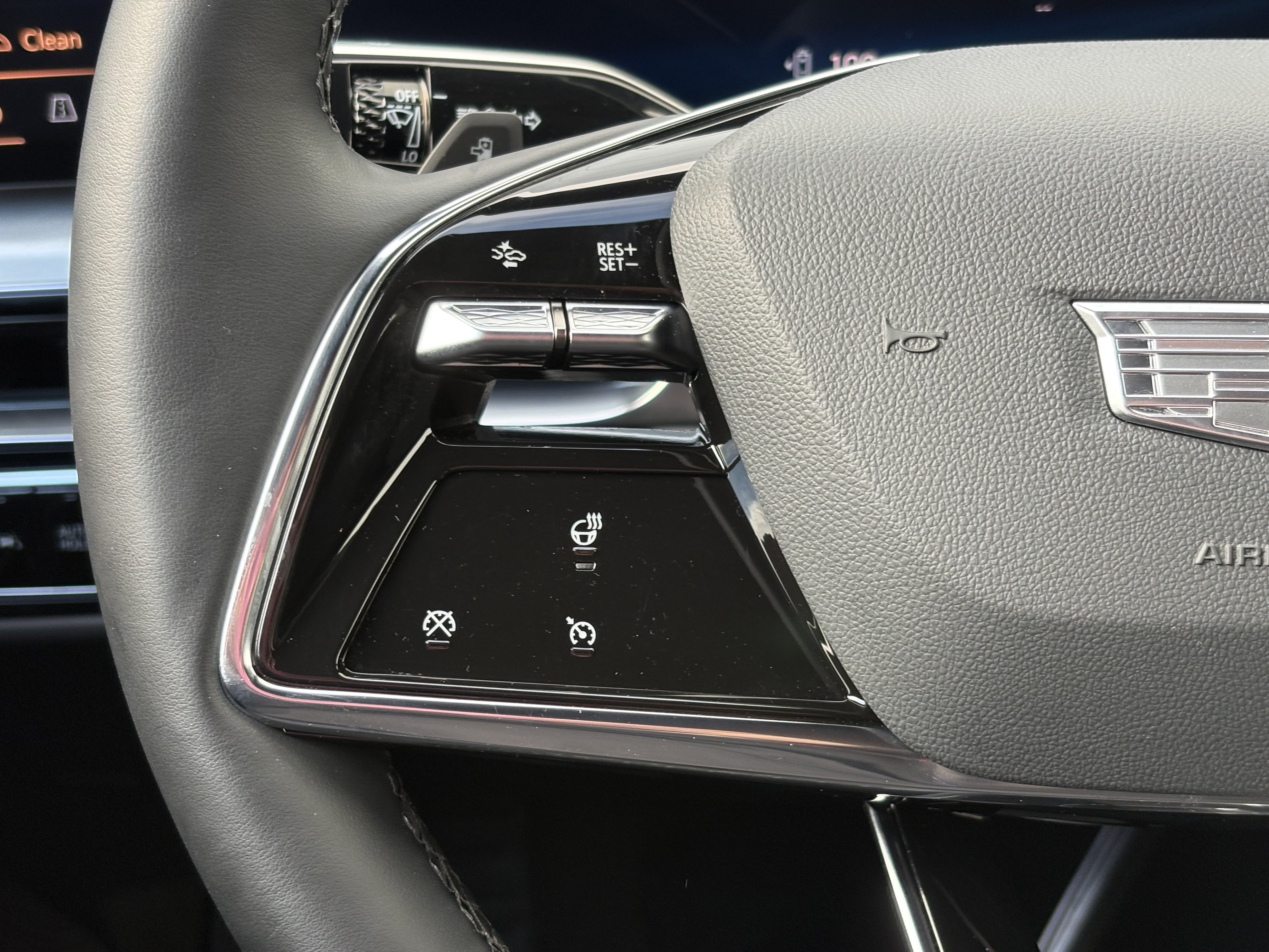 Used 2024 Cadillac Lyriq Sport AWD/4WD image 17