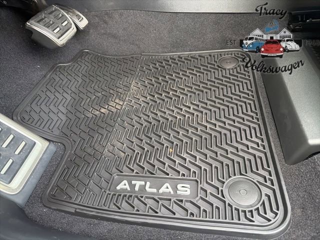 New 2026 Volkswagen Atlas Cross Sport SEL Premium R-Line image 18