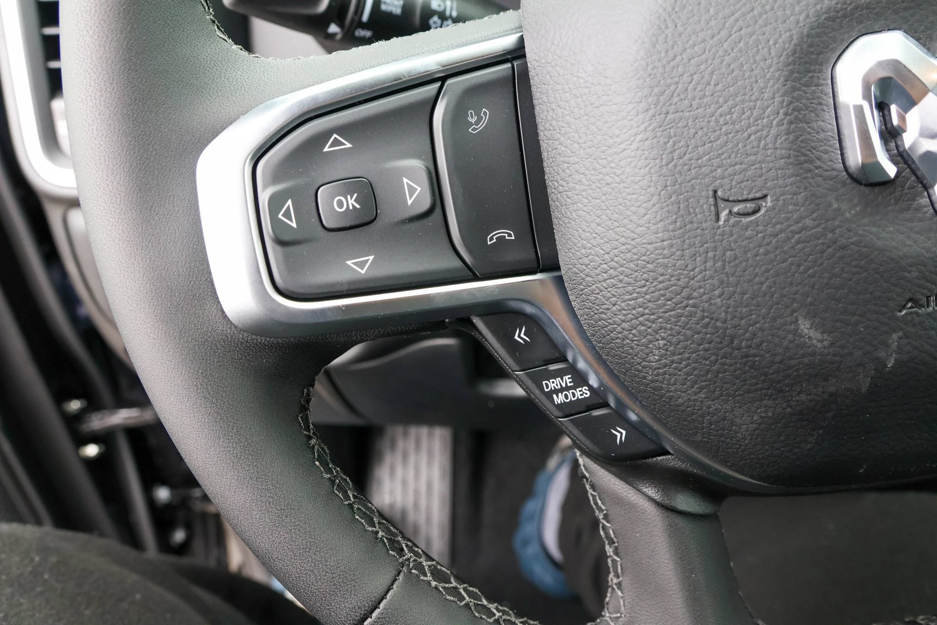 New 2026 RAM 1500 4x4 Crew Cab image 23