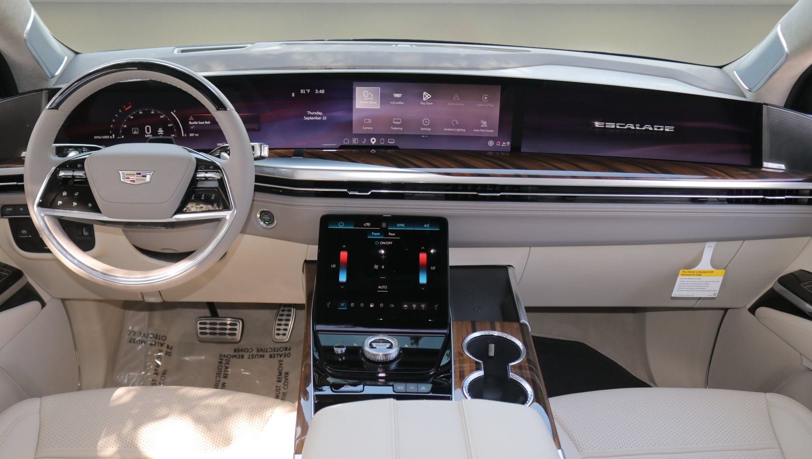 New 2026 Cadillac Escalade ESV Platinum Sport w/ LPO, ONYX Package AWD/4WD image 13