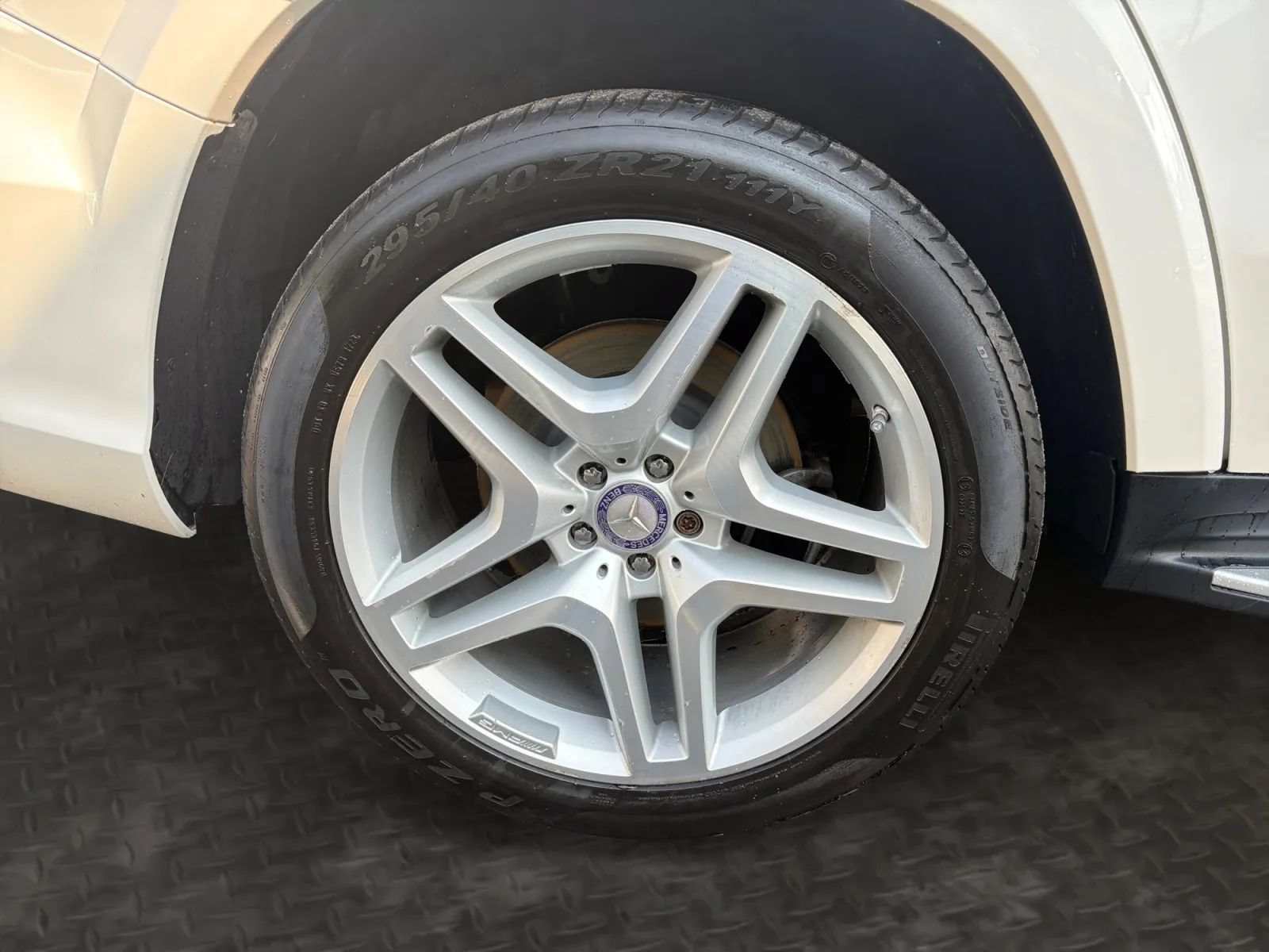 Used 2016 Mercedes-Benz GL 550 4MATIC image 42