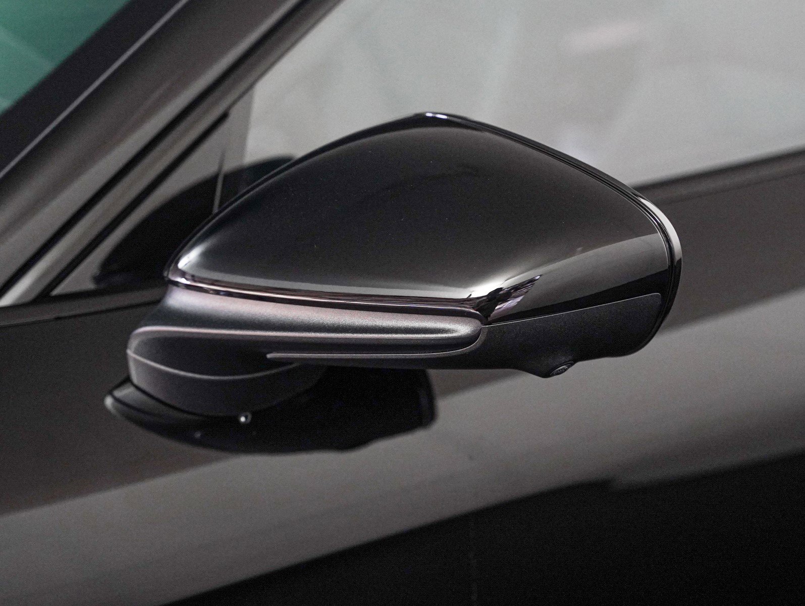 New 2026 Porsche Taycan image 26