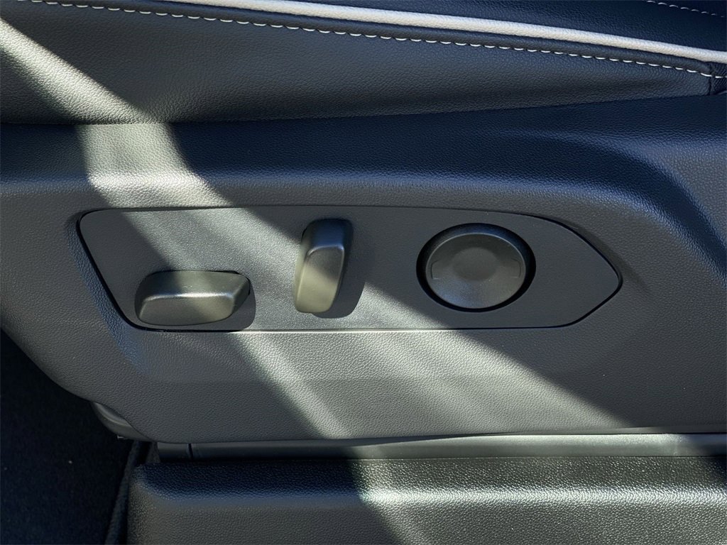 New 2026 GMC Yukon Elevation image 33