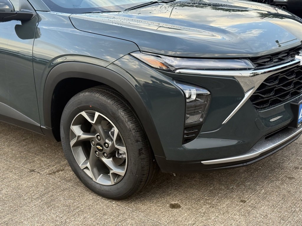 New 2026 Chevrolet Trax LT w/ Sunroof Package image 6