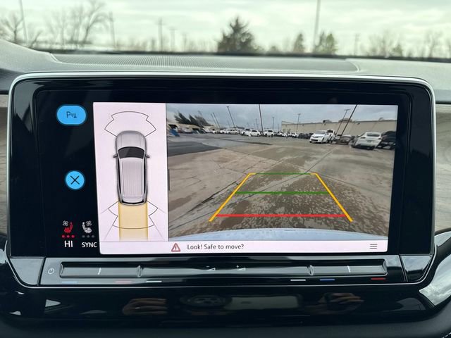 Certified 2025 Volkswagen Atlas SE image 22