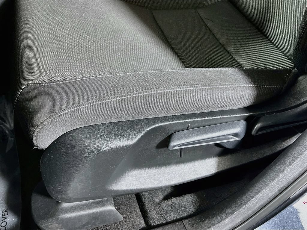 Used 2025 Honda CR-V LX image 17