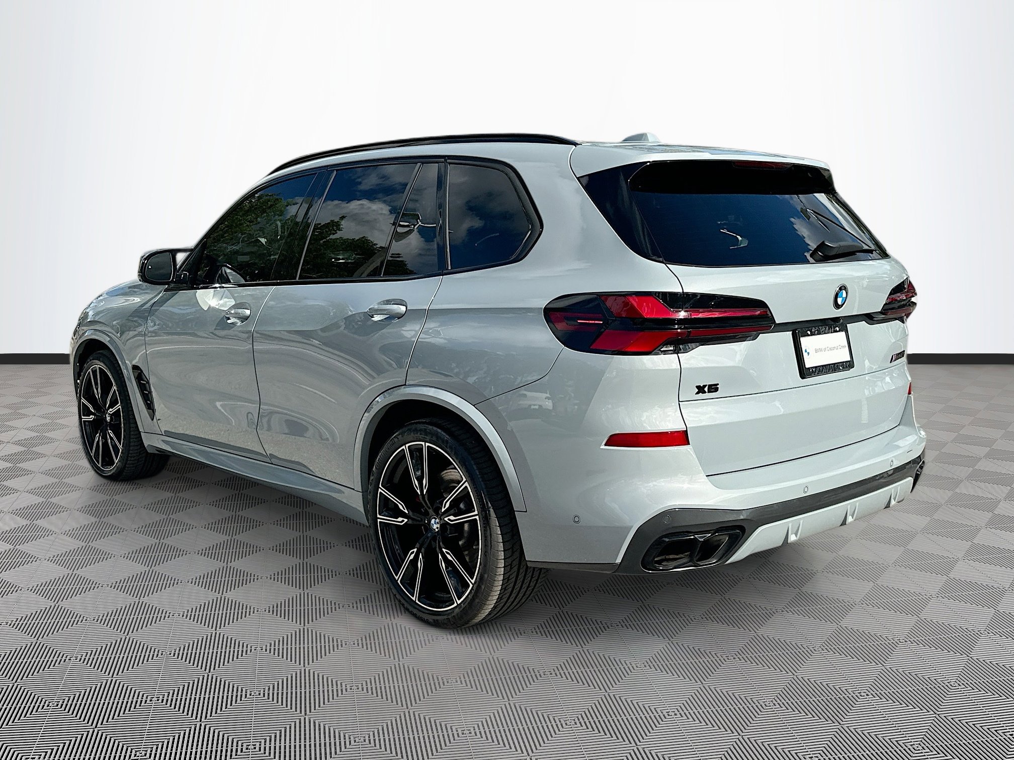 Certified 2024 BMW X5 M60i w/ Executive Package image 5