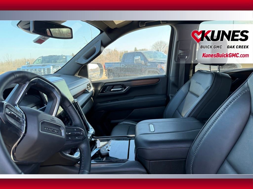 Used 2025 GMC Yukon Denali AWD/4WD image 14