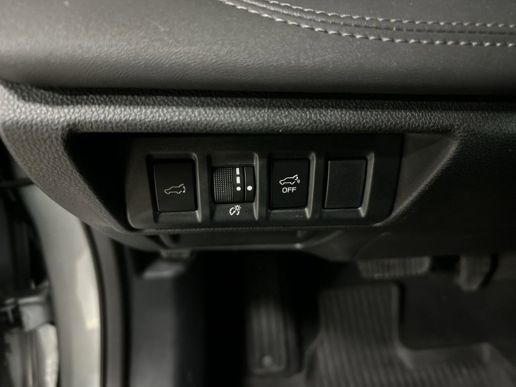 Certified 2023 Subaru Outback Limited image 17