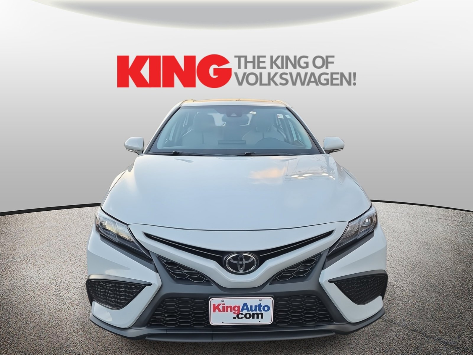 Used 2023 Toyota Camry SE image 9