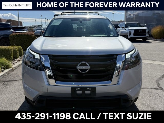 Used 2023 Nissan Pathfinder SV w/ SV Premium Package image 5