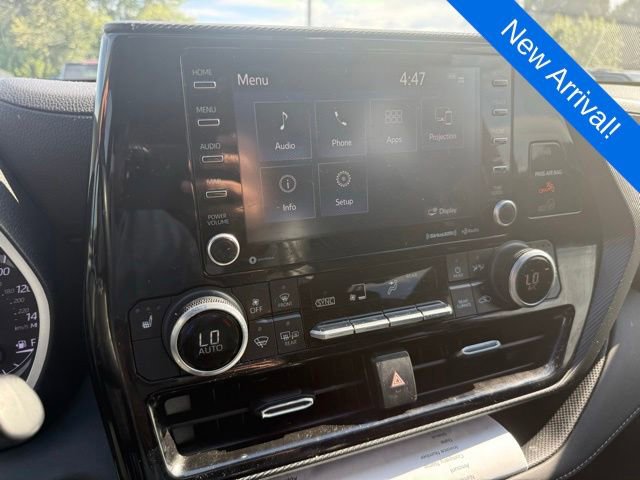 Used 2022 Toyota Highlander XSE AWD/4WD image 16