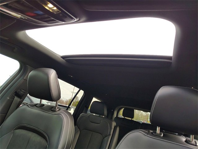 New 2025 Jeep Grand Cherokee L Altitude image 4