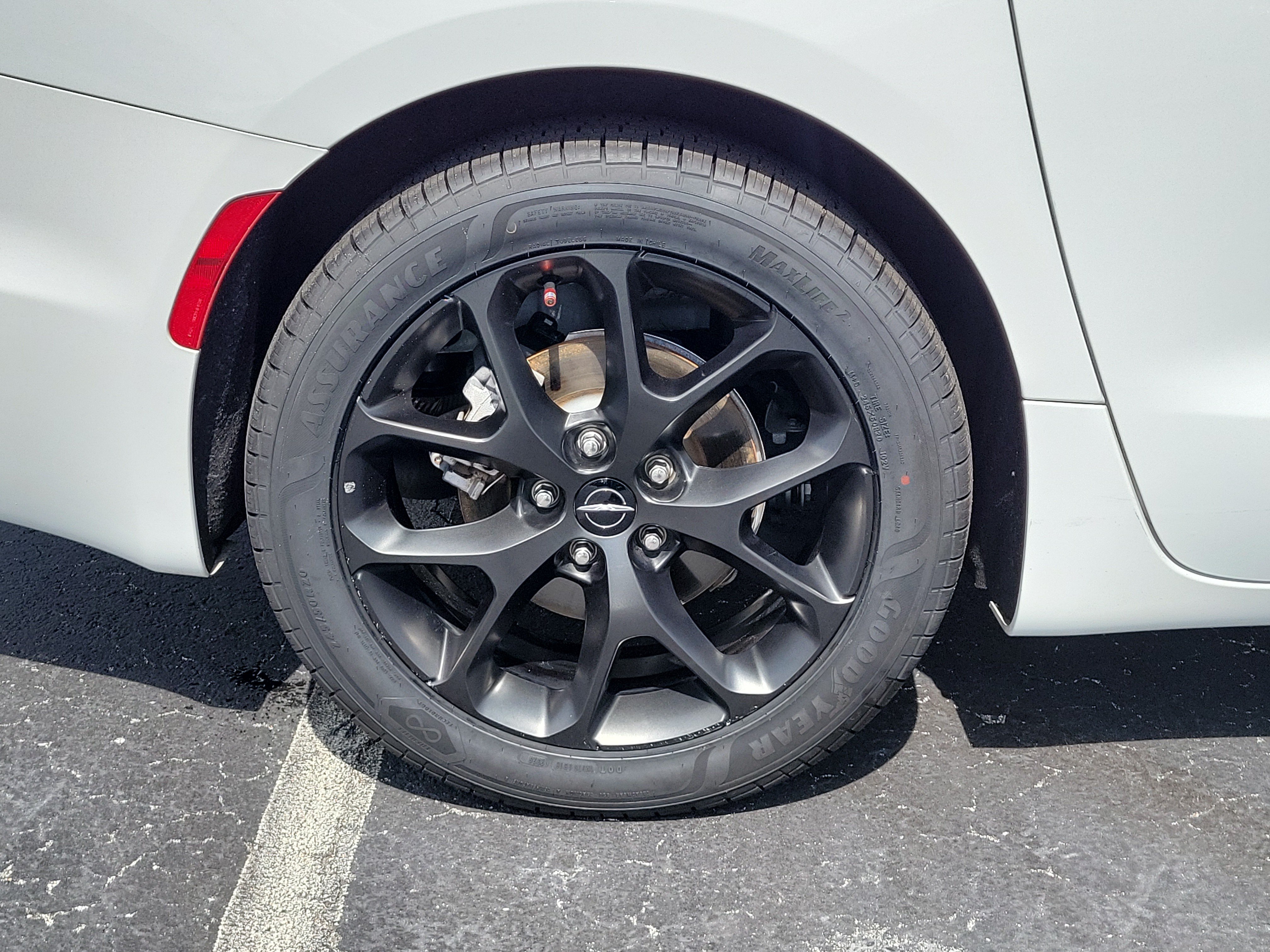 Certified 2023 Chrysler Pacifica Touring-L w/ S Appearance Package FWD image 9