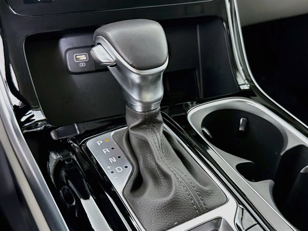 Certified 2024 Kia Carnival EX FWD image 11