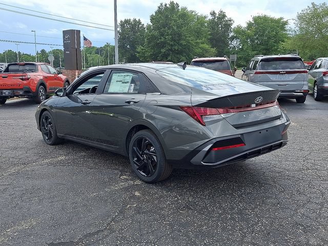 New 2026 Hyundai Elantra SEL Sport Premium FWD image 3