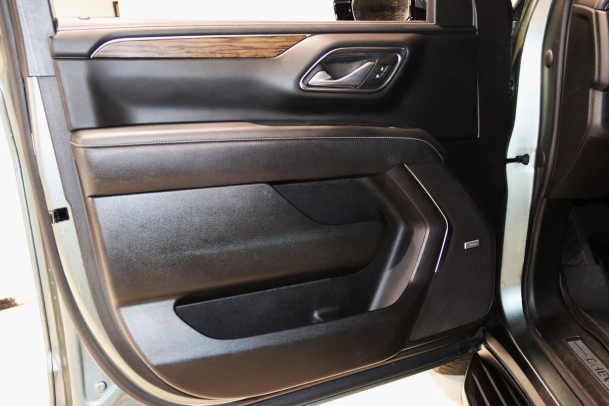 Used 2023 Chevrolet Suburban Premier AWD/4WD image 36