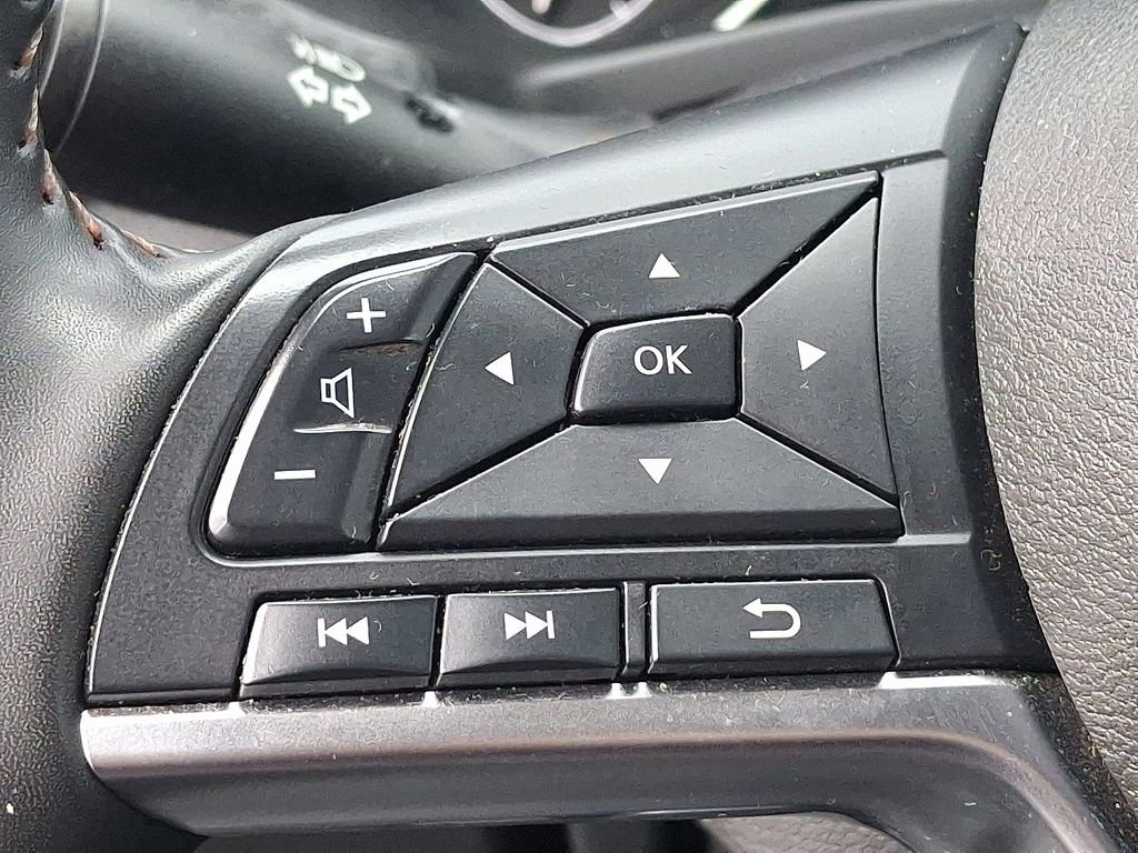 Used 2025 Nissan Sentra SR FWD image 21
