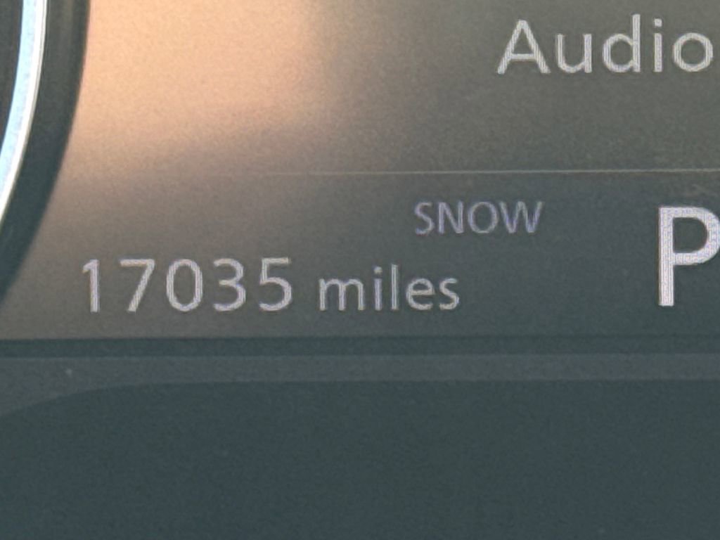 Used 2023 Nissan Rogue SV image 17