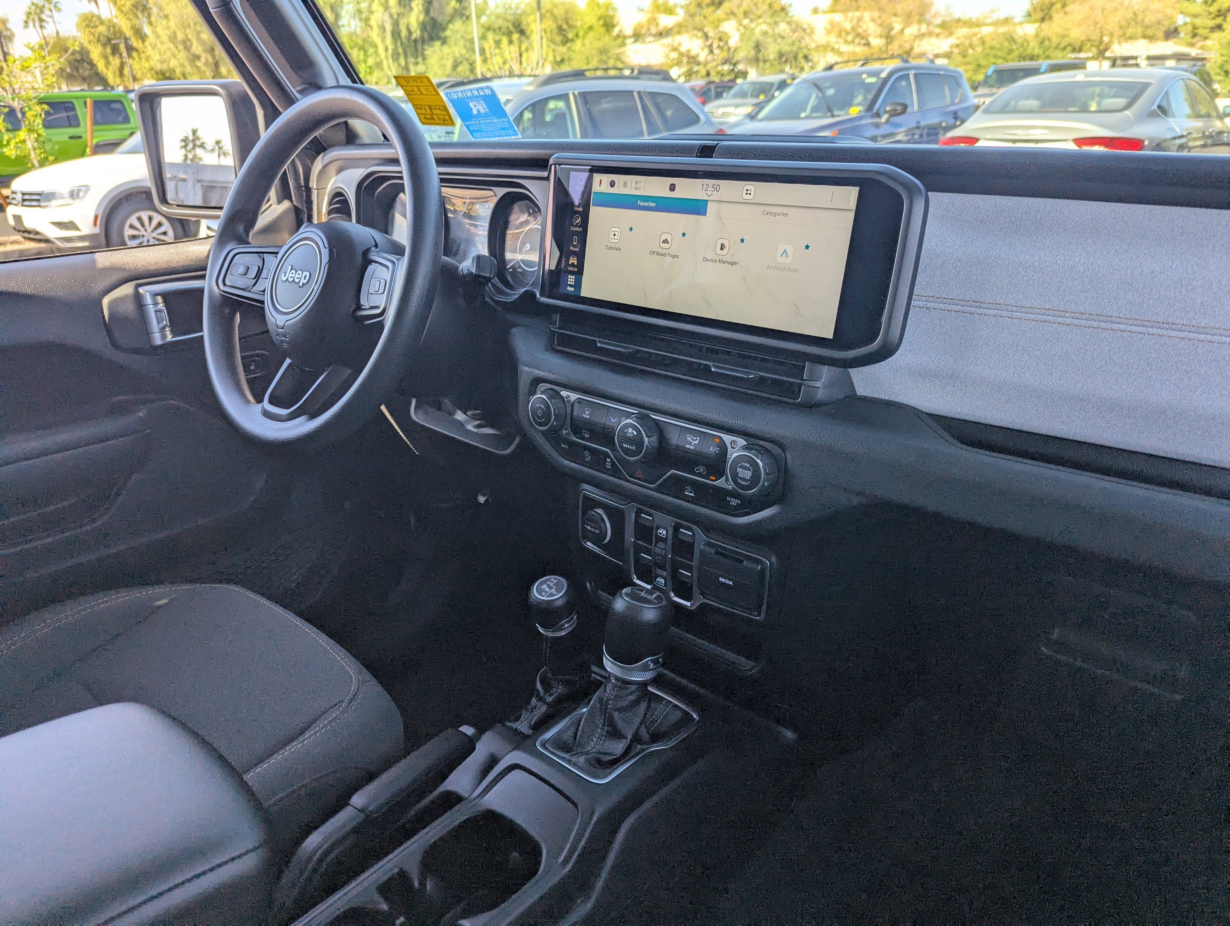 Used 2025 Jeep Gladiator Sport image 12