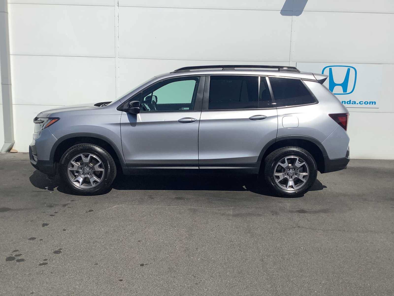 Used 2023 Honda Passport TrailSport image 3