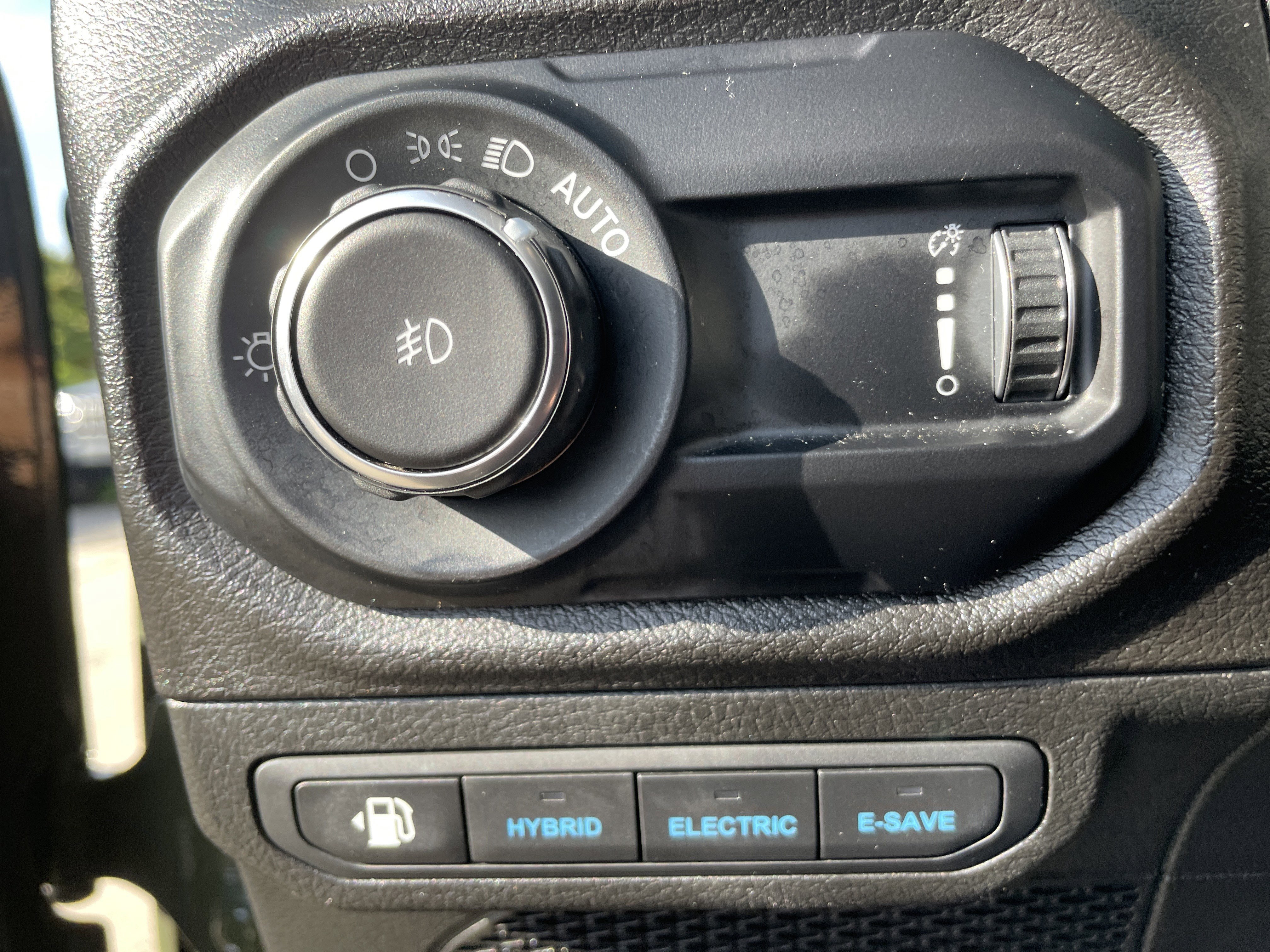Certified 2024 Jeep Wrangler Sport S image 36