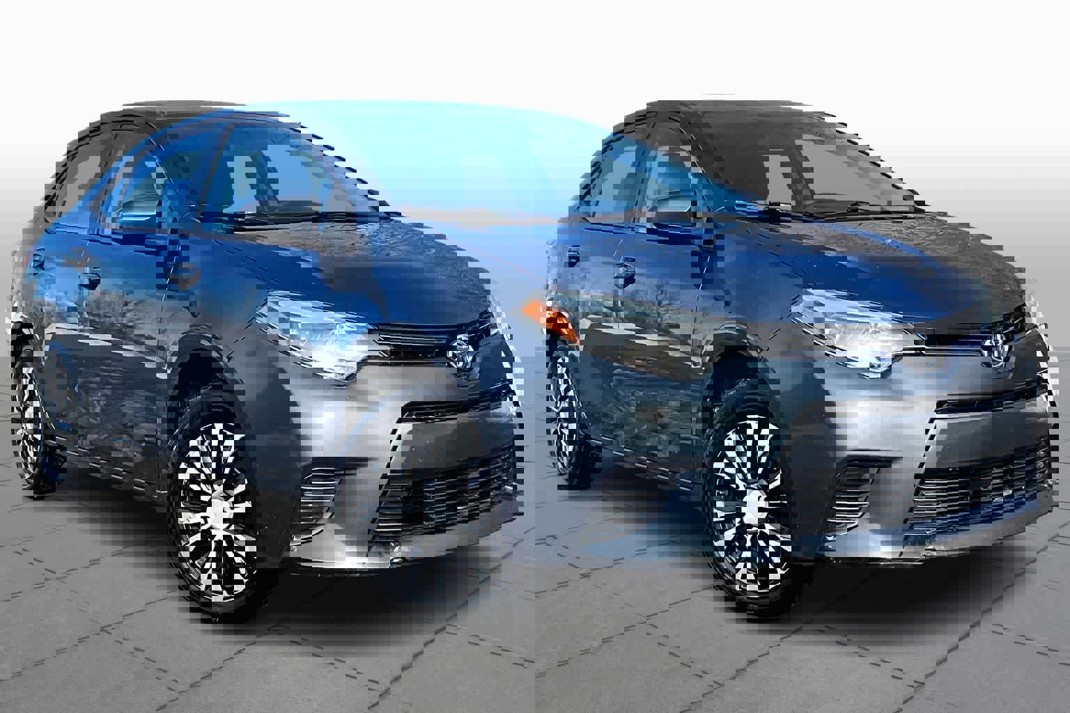 Used 2016 Toyota Corolla LE image 3