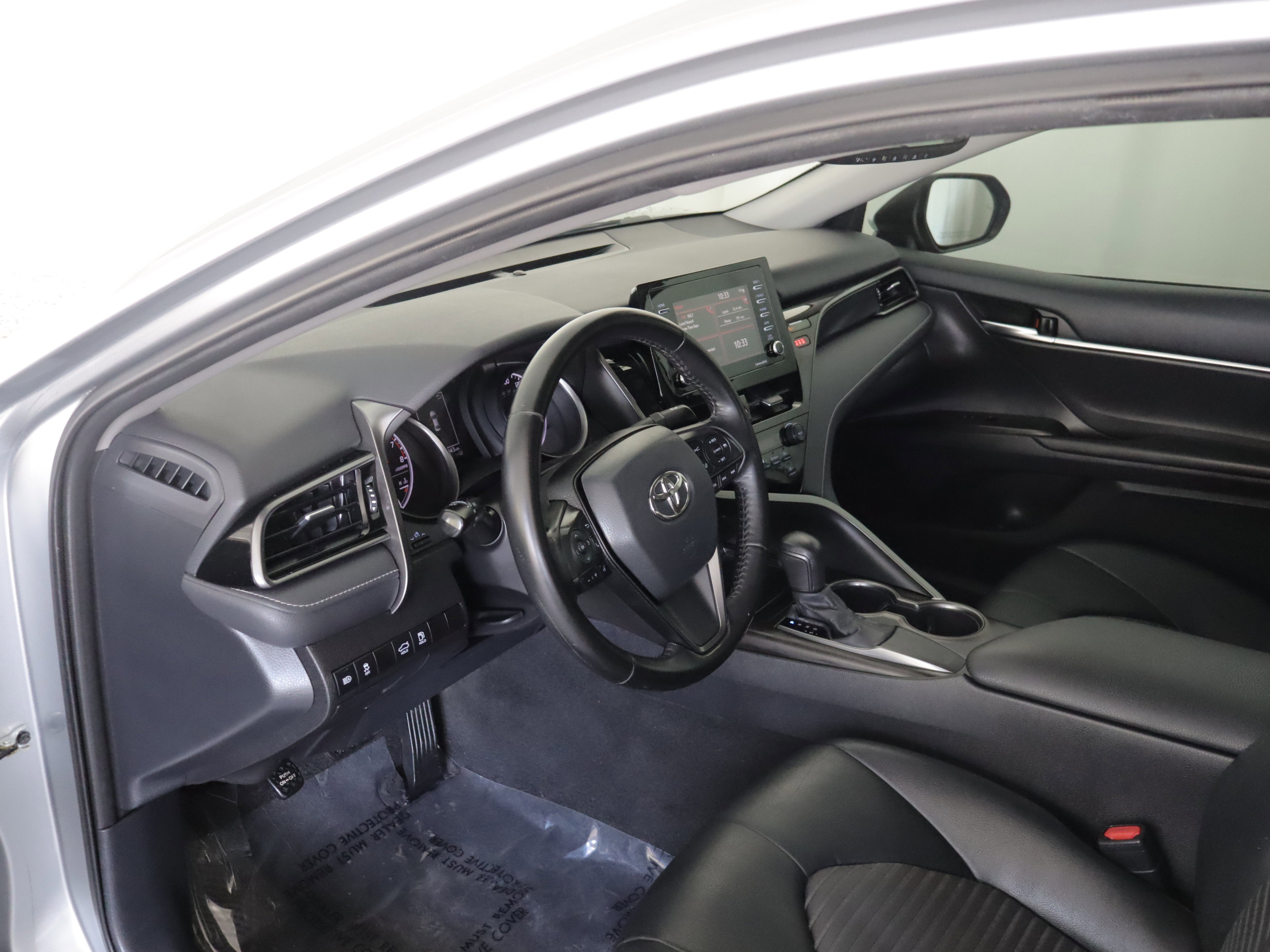 Used 2021 Toyota Camry SE w/ Convenience Package FWD image 9