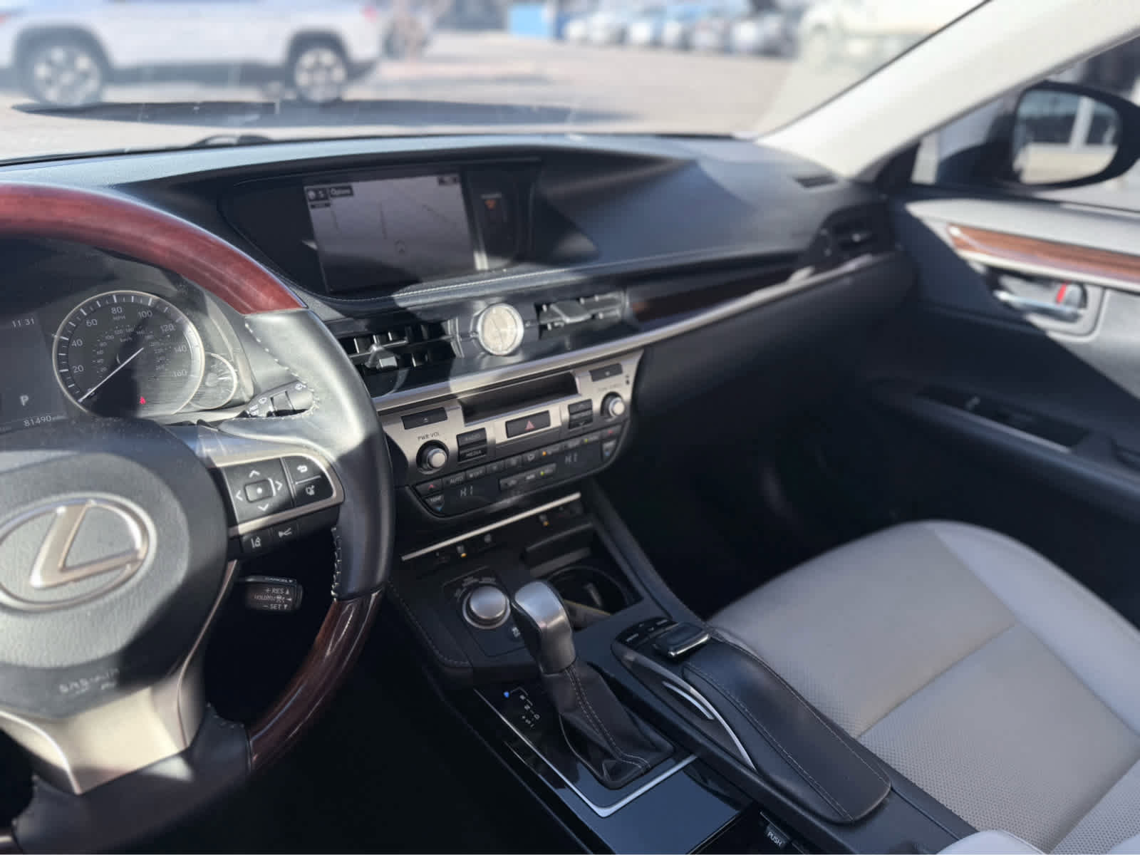 Used 2016 Lexus ES 350 w/ Navigation System Package image 22