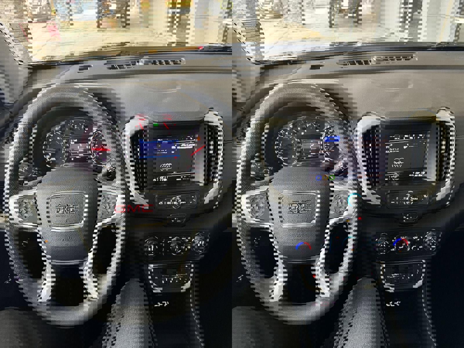 Used 2023 GMC Terrain SLE w/ Driver Convenience Package image 15