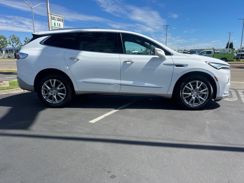 Used 2023 Buick Enclave Essence w/ Experience Buick Package FWD image 13