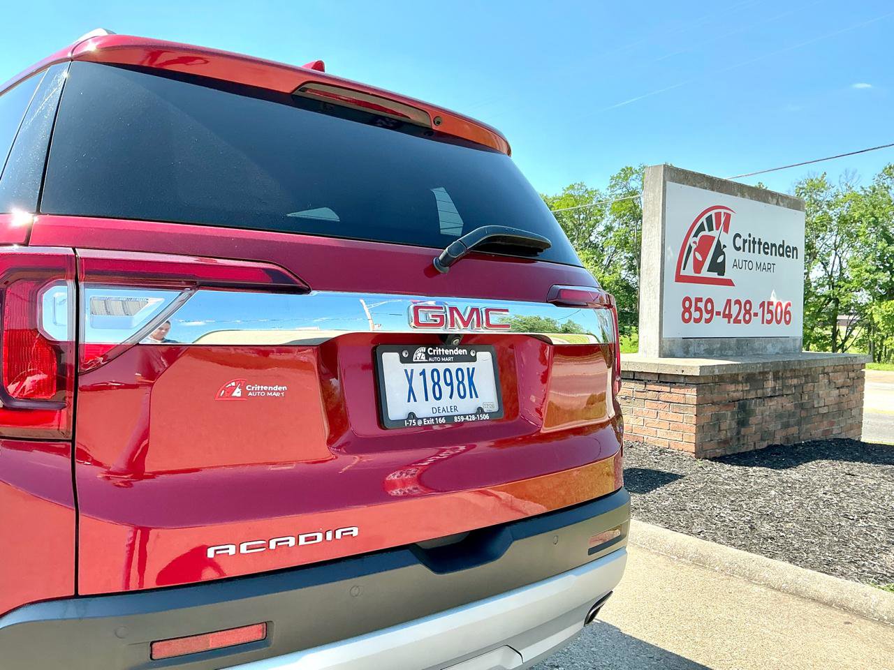 Used 2023 GMC Acadia SLT FWD image 32