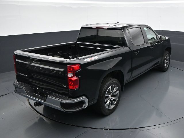 Used 2024 Chevrolet Silverado 1500 LT AWD/4WD image 32