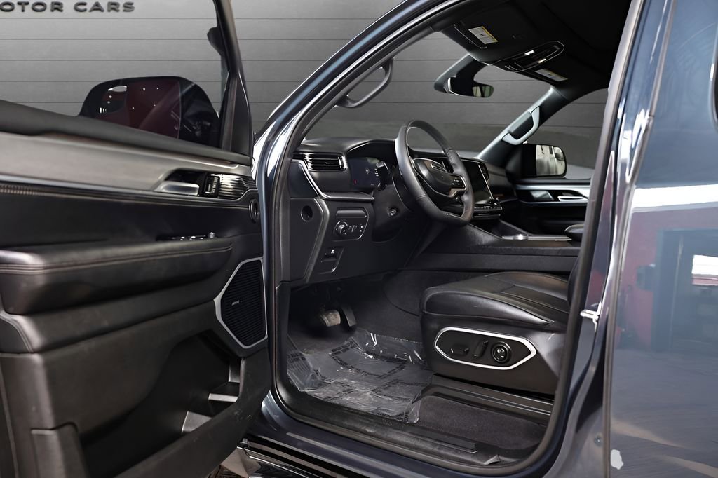 Used 2023 Jeep Wagoneer Series II image 26