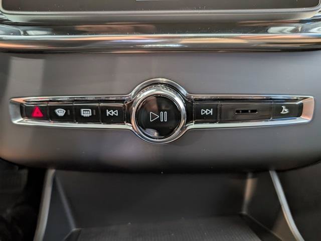 New 2026 Volvo XC90 B6 Plus w/ Protection Package Premier AWD/4WD image 19