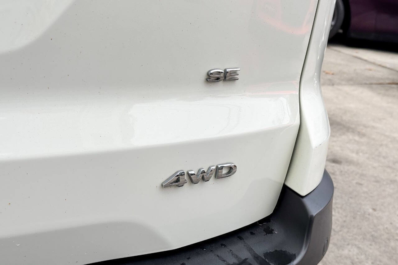 Used 2019 Ford EcoSport SE image 32