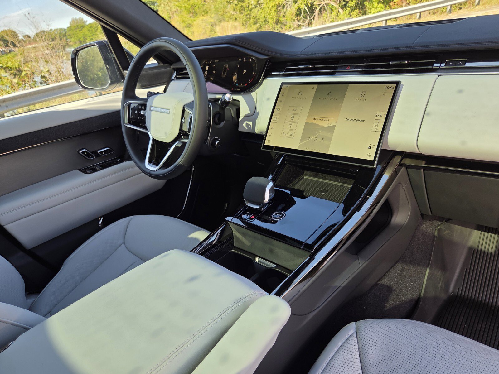 New 2025 Land Rover Range Rover Sport SE image 13