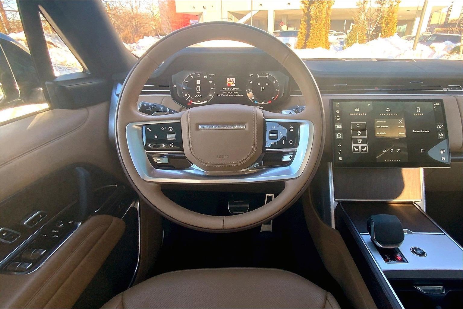 Used 2025 Land Rover Range Rover SE image 5