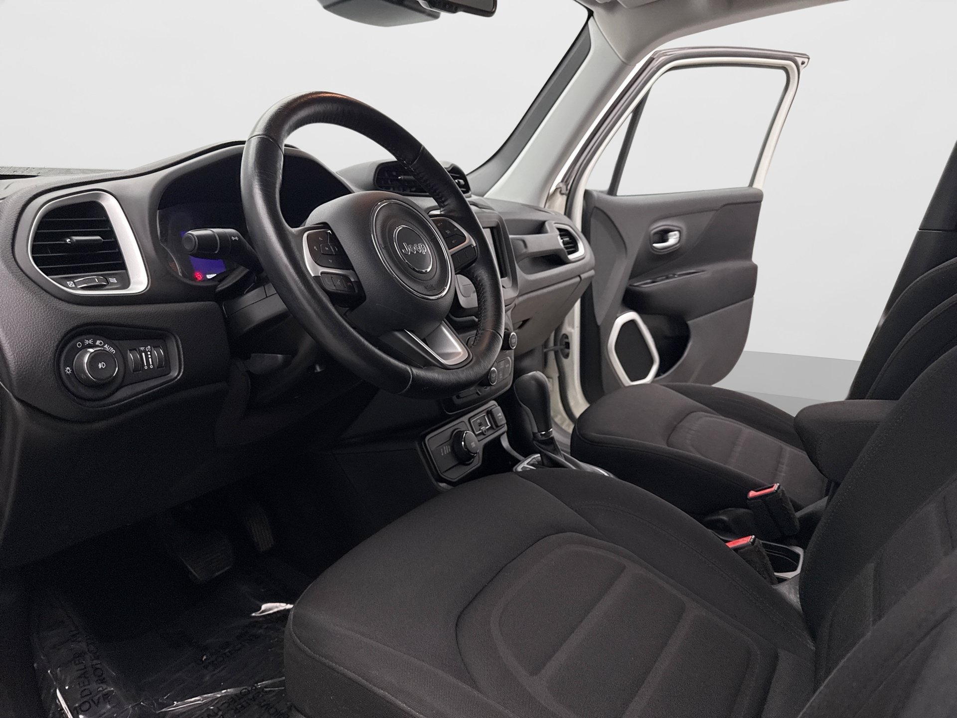 Used 2019 Jeep Renegade Latitude w/ Cold Weather Group AWD/4WD image 12