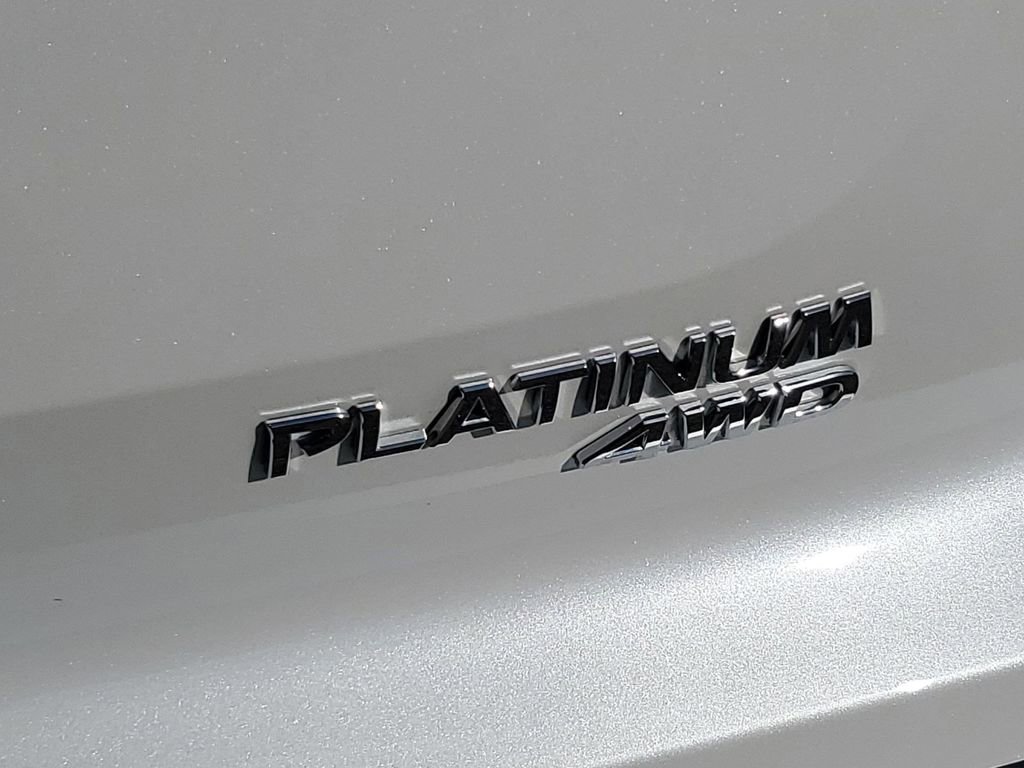 Used 2025 Nissan Pathfinder Platinum image 41