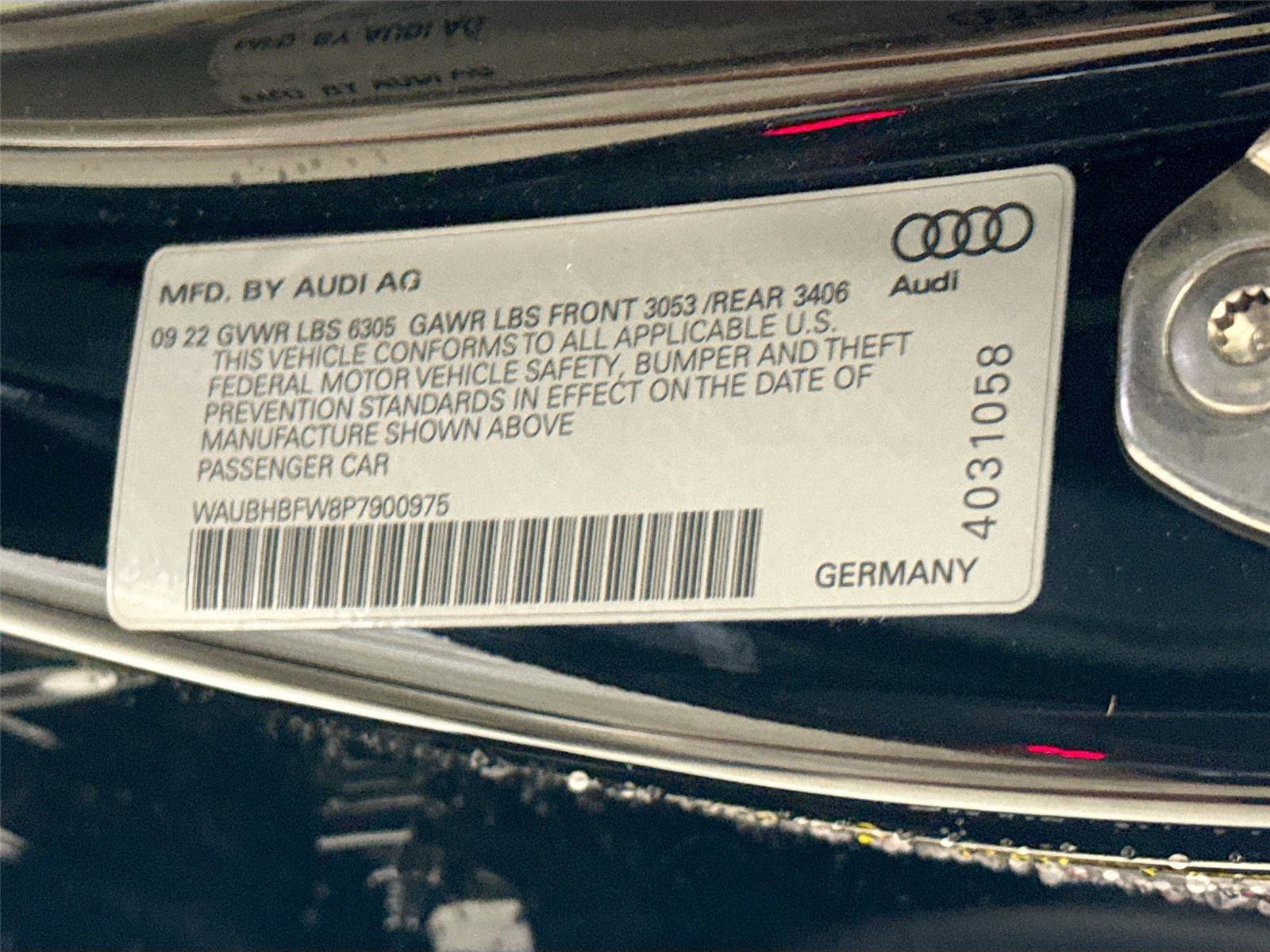 Used 2023 Audi RS e-tron GT w/ Carbon Performance Package AWD/4WD image 31