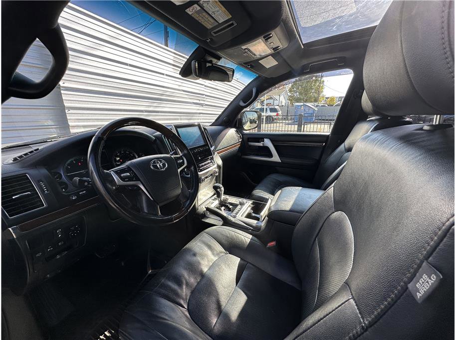 Used 2021 Toyota Land Cruiser Heritage Edition image 14