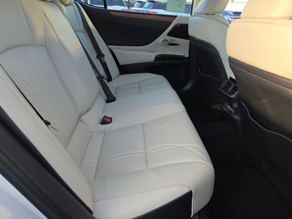 New 2025 Lexus ES 350 350 Luxury image 5