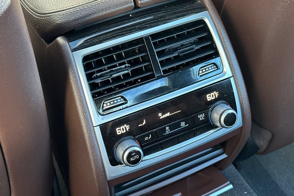 Used 2020 BMW 740i w/ M Sport Package RWD image 13