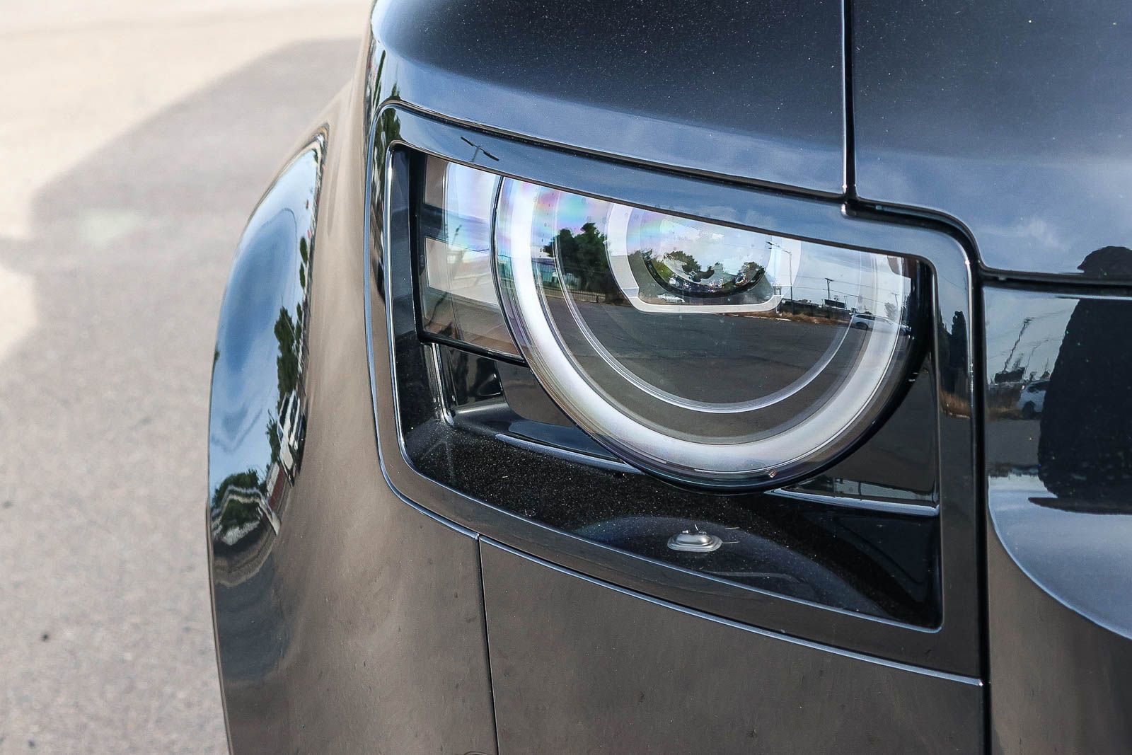 New 2026 Land Rover Defender 110 X-Dynamic SE image 15