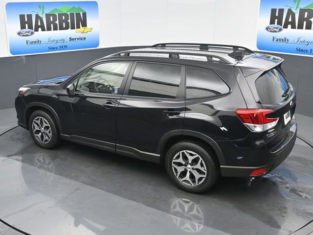 Used 2023 Subaru Forester Premium image 25