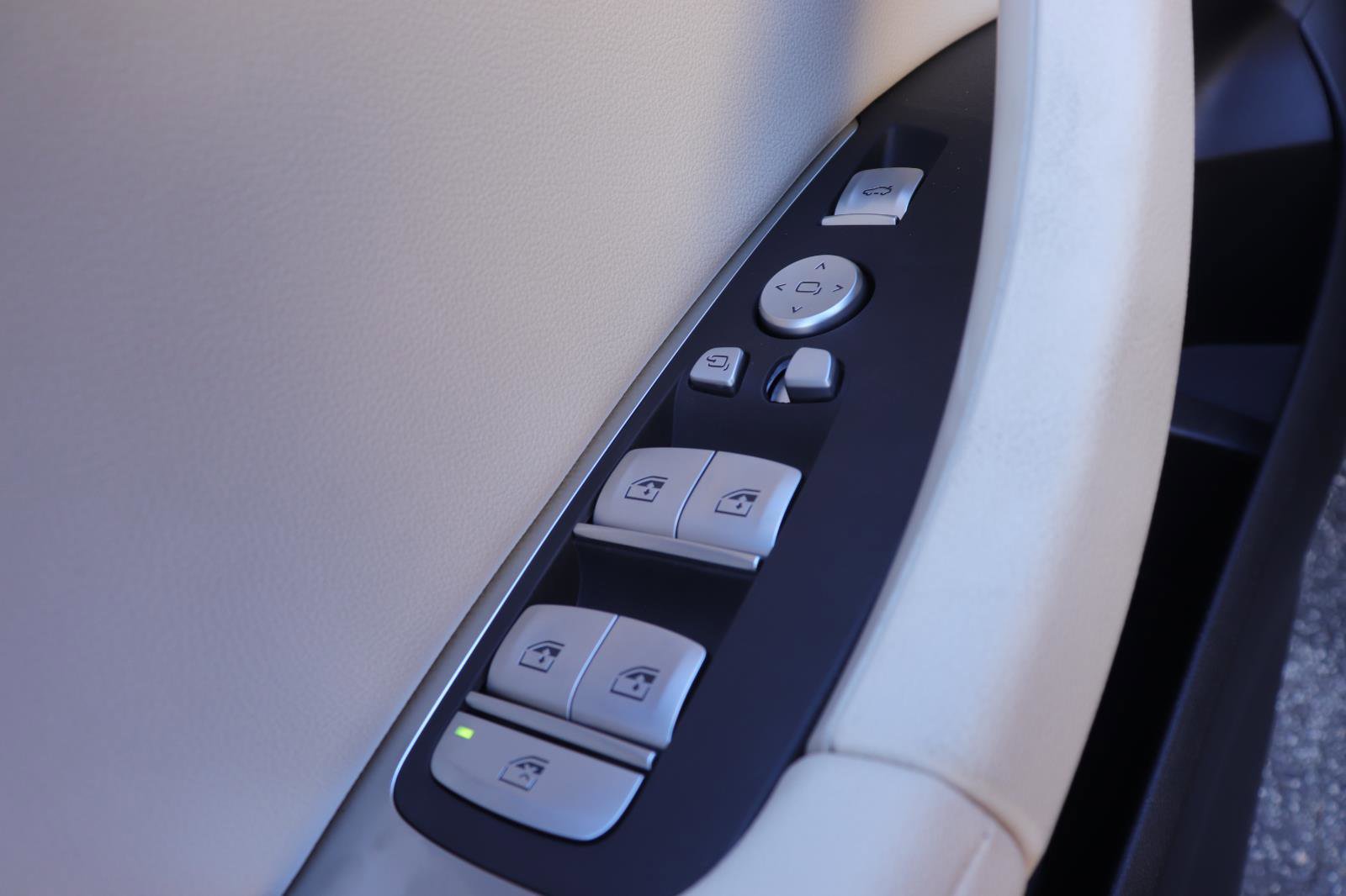 New 2025 BMW X4 xDrive30i w/ Premium Package image 25