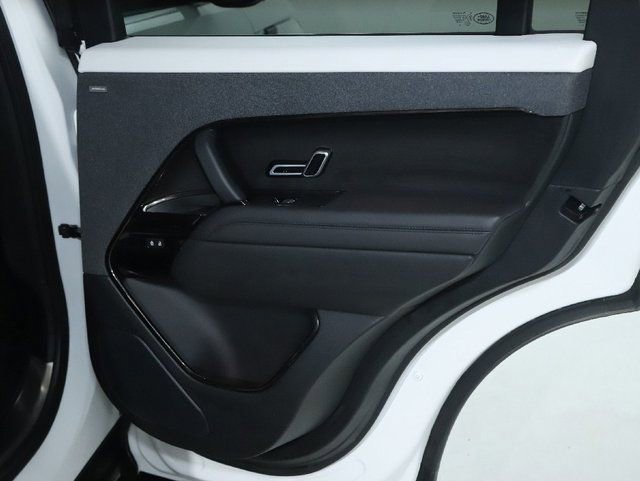 Used 2023 Land Rover Range Rover Sport SE Dynamic image 32