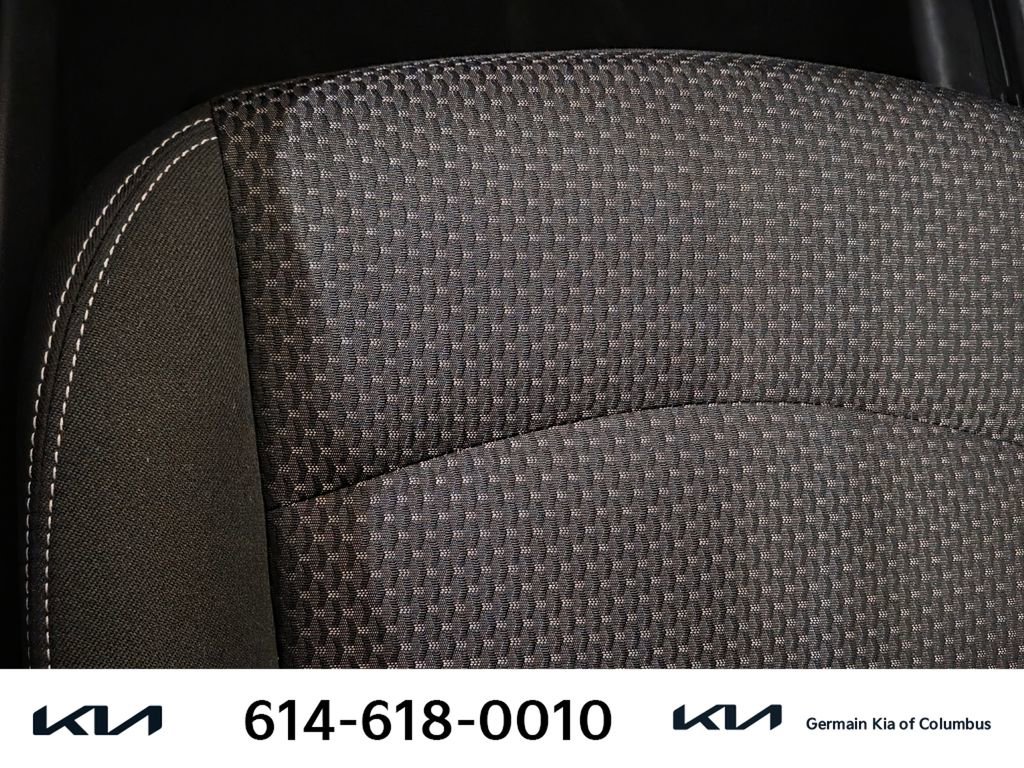 Used 2023 GMC Terrain SLE w/ Driver Convenience Package image 27