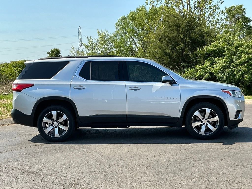 Used 2020 Chevrolet Traverse LT w/ LT Premium Package image 8
